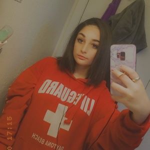 Meet your Posher, Mina